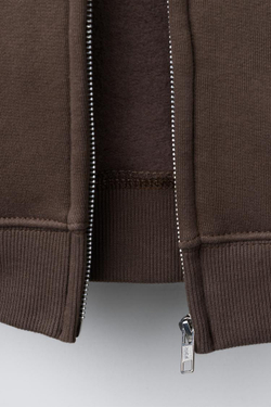 ZARA ТОЛСТОВКА НА МОЛНИИ С ТЕКСТОМ, КОРИЧНЕВЫЙ