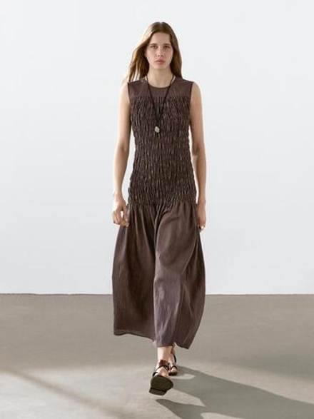Massimo Dutti Длинное расклешенное платье со сборкой, коричневый