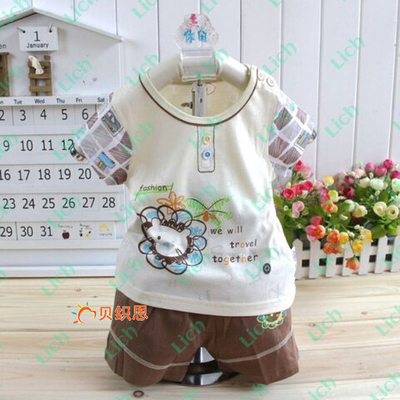 Комплект из футболки и брюк с контрастными принтами и надписями