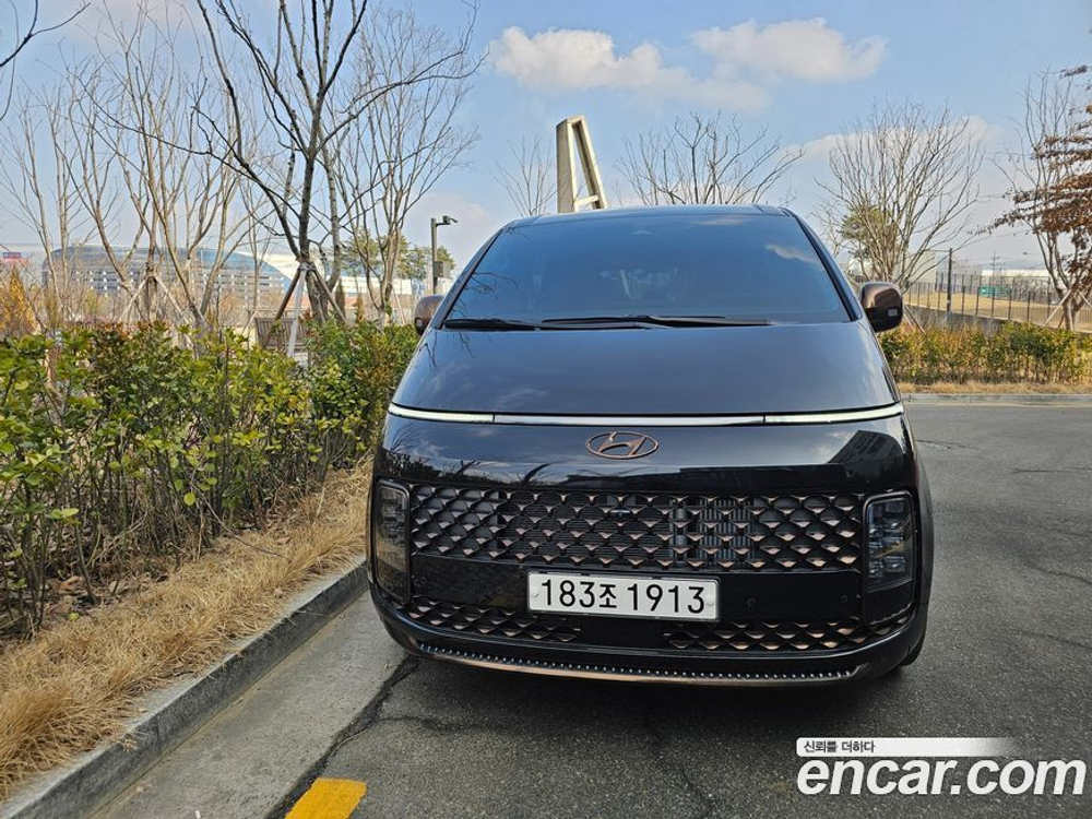 Hyundai Staria 4WD 라운지 9-и местный (08.2023)