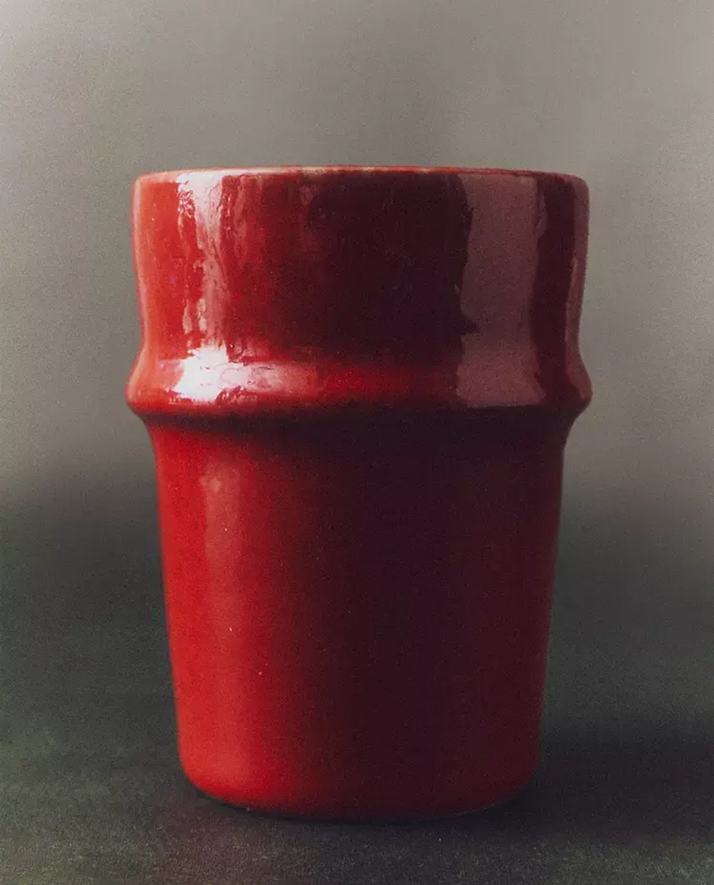 ZARA HOME ВАЗА С РЕЛЬЕФНЫМ УЗОРОМ И ЛАКИРОВАННОЙ ОТДЕЛКОЙ, КРАСНЫЙ