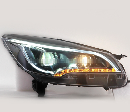 Передние биксеноновые фары Форд Куга V1 type [Комплект Л+П; электрокорректор; яркие ходовые огни]