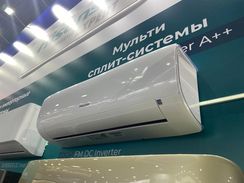 Внутренний блок настенного типа серии ZOOM FREE Match DC Inverter R32 AMS-12UW4RYRKB01