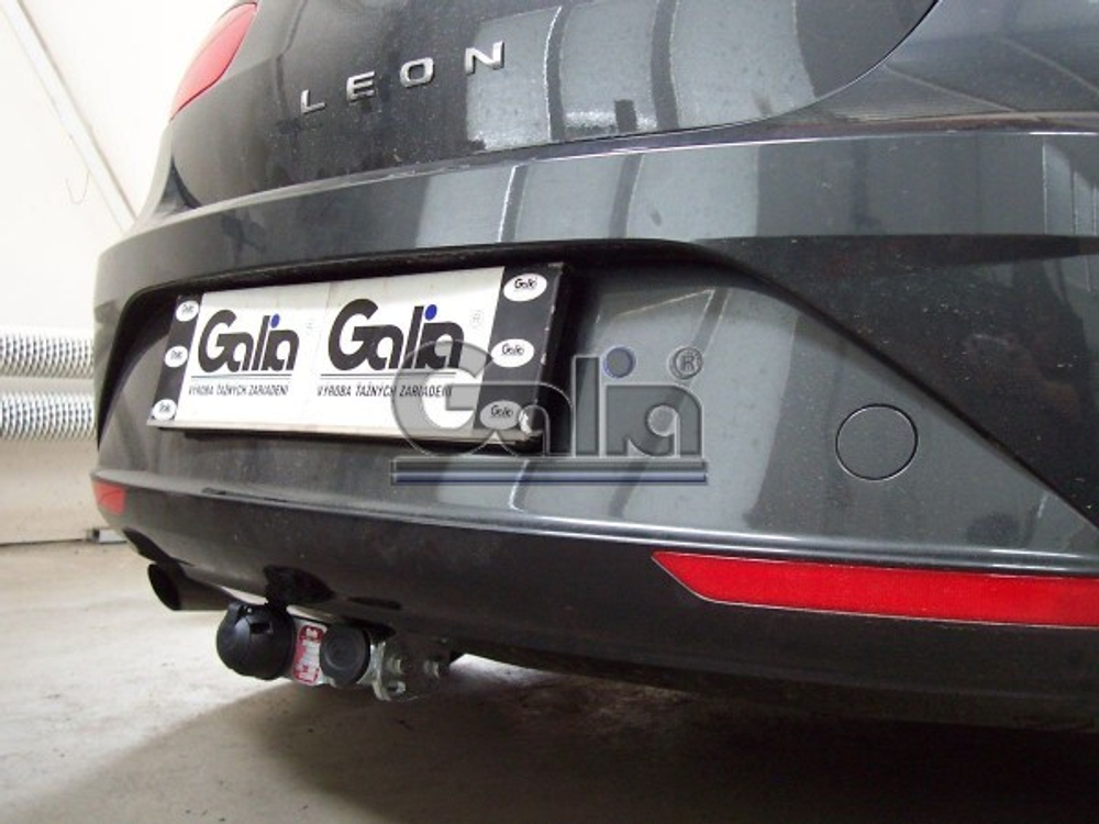 Фаркоп оцинкованный Galia S074A для SEAT Altea 2004-2015, SEAT Leon 2005-2013(паспорт и сертификат в комплекте)(без электрики)