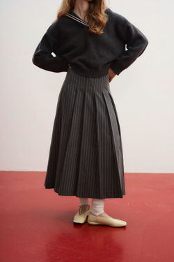 Юбка в складку, серая полоска