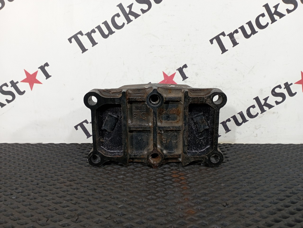 Подушка двигателя передняя