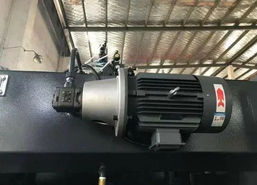 Гидравлический листогибочный пресс с ЧПУ B-Power P 125/3200