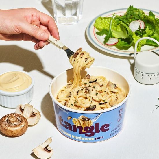 Паста Samyang TANGLE со сливочным соусом и грибами 105г (Корея)