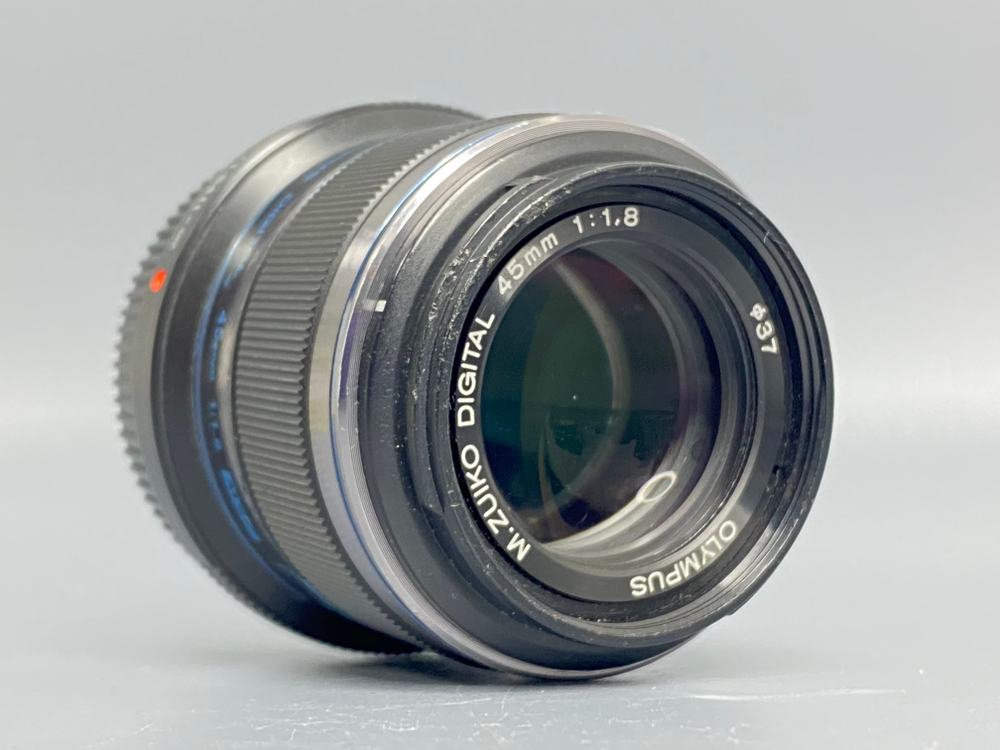 Olympus 45mm 1.8 Micro 4/3