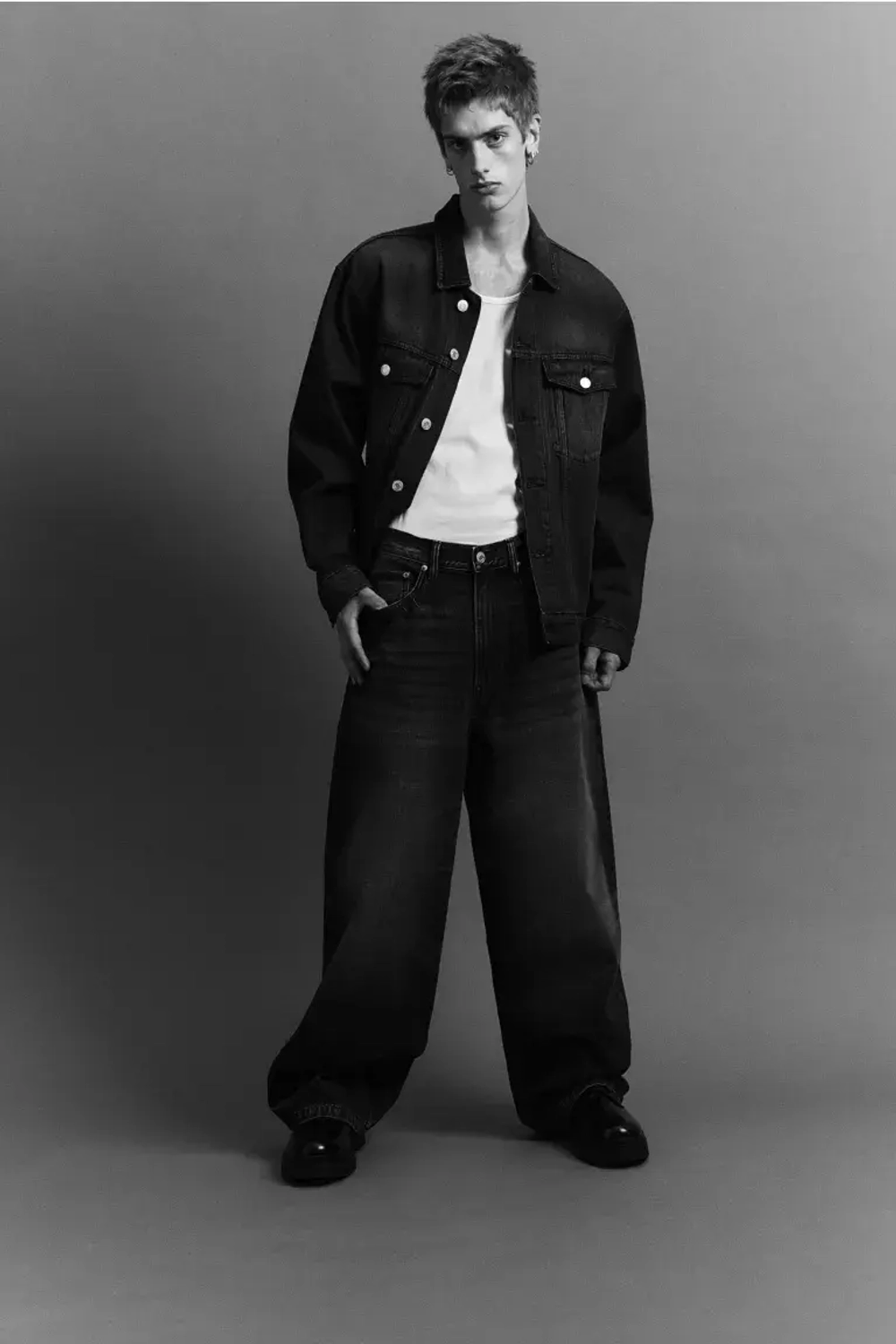 H&M Джинсы широкого кроя, черный