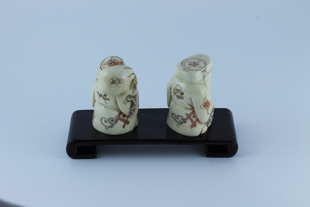 Сет нэцкэ Дзюродзин и Фукурокудзю на подставке