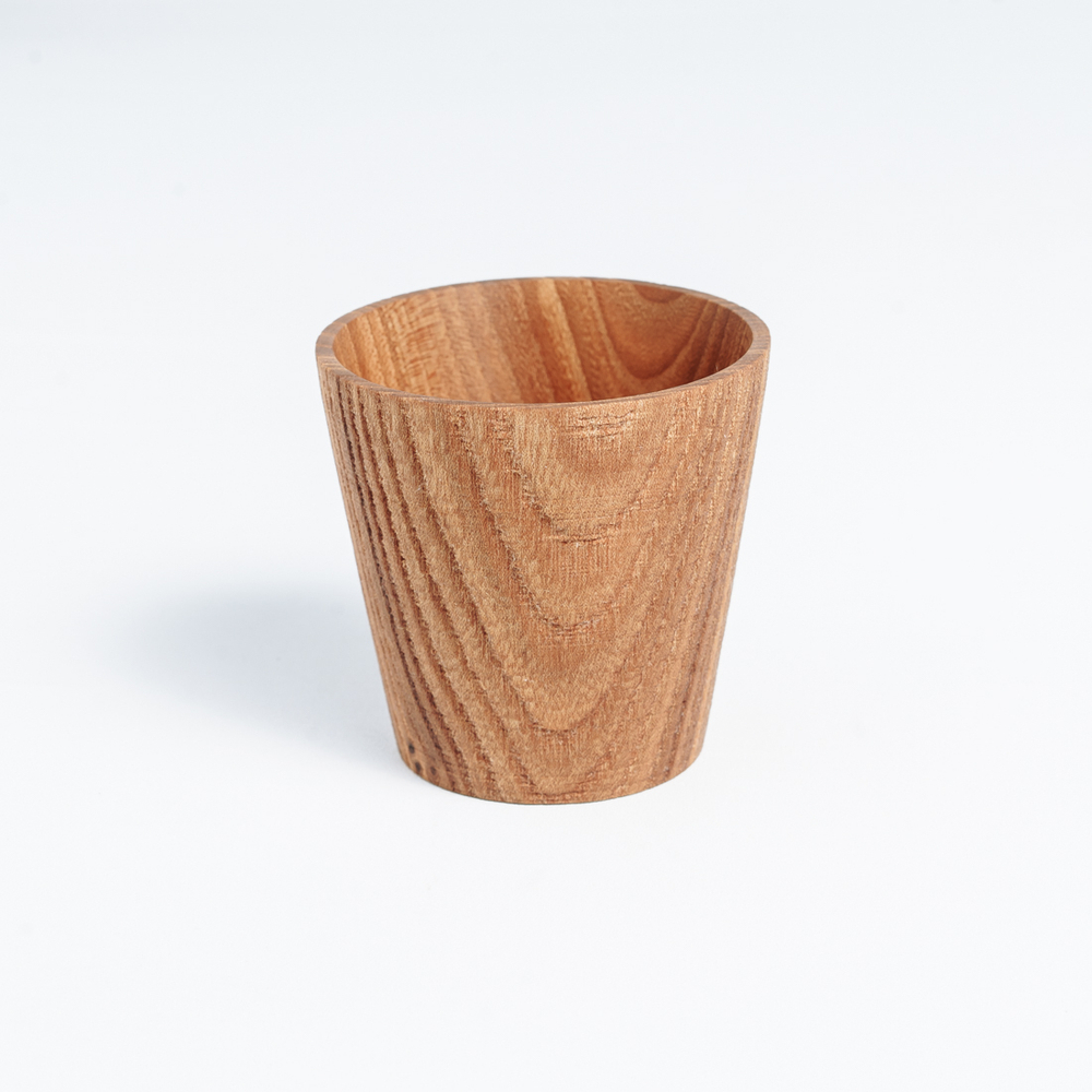 Деревянная текстурированная рюмка (стопка, шот) из древесины сибирский вяз. R11