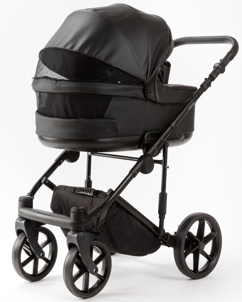 Детская коляска Adamex Locco Light Deluxe 2 в 1 LL-SA02 (ЧЕРН.КОЖА)