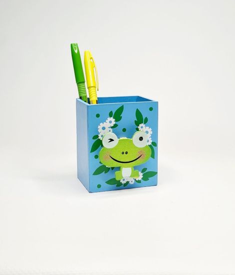 Подставка для ручек из дерева, замок