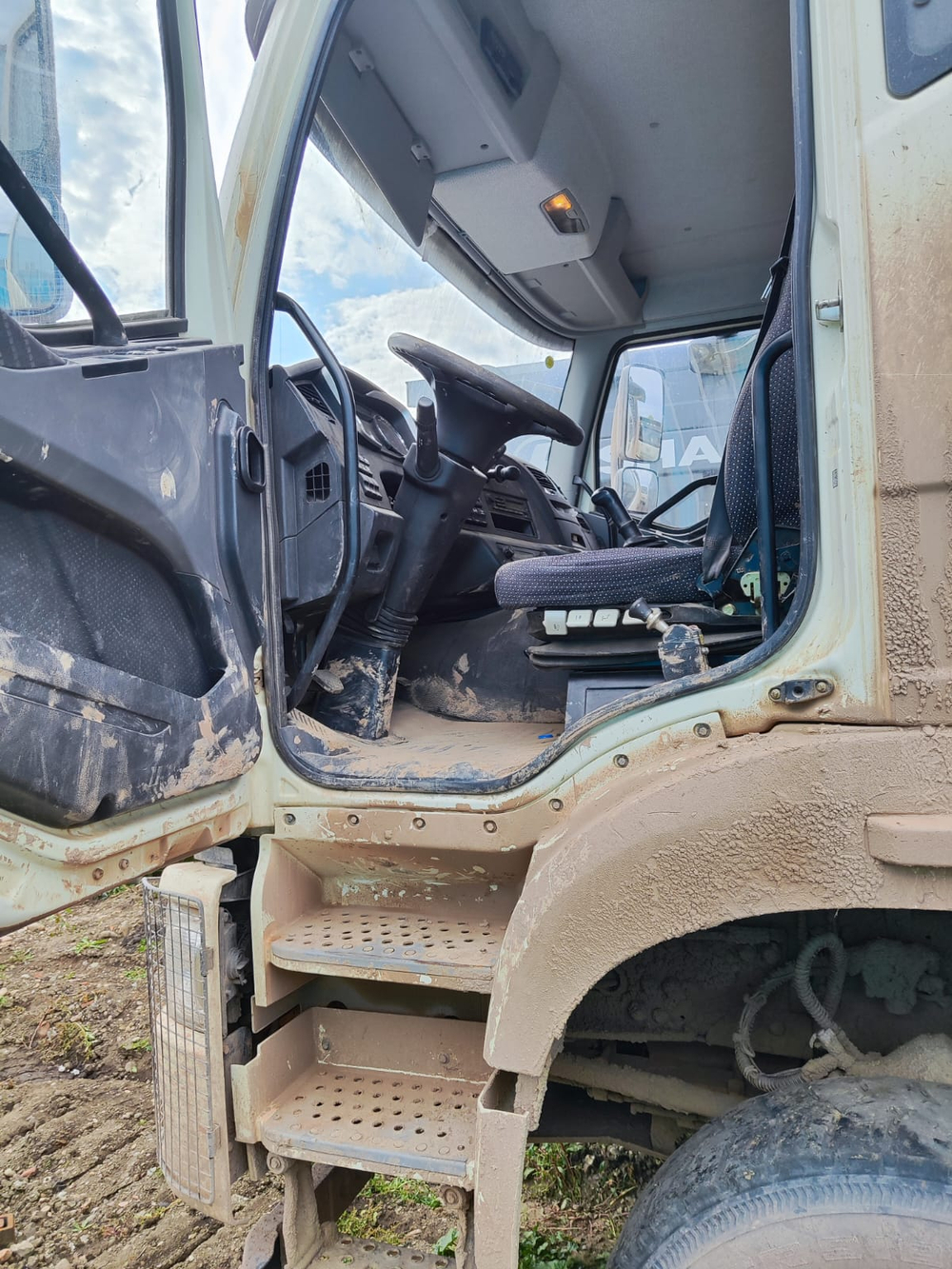 FAW J6 6x6 Самосвал CA3250P66K24L1TE5 (Дизельный, 11,1 л, 420 л.с., МТ)