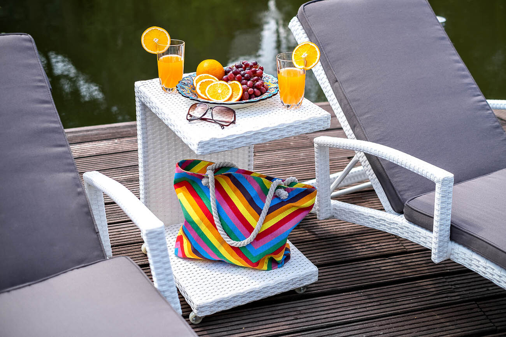 Плетеный кофейный стол MILANO белый для шезлонга