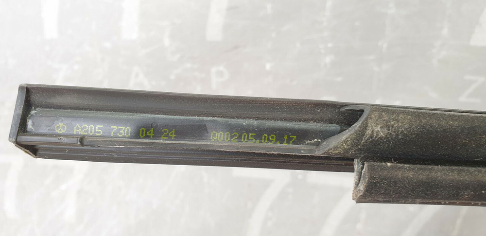 Молдинг двери задней правой Mercedes C (W205) 14-23 Б/У Оригинал A2057300424