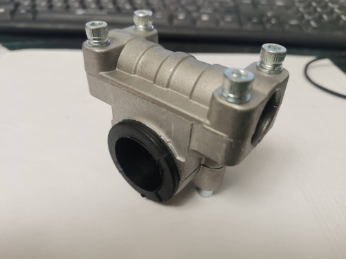 71638 / Кронштейн крепления рукояток под штангу 26 мм для Бензотриммера ( 71638 )