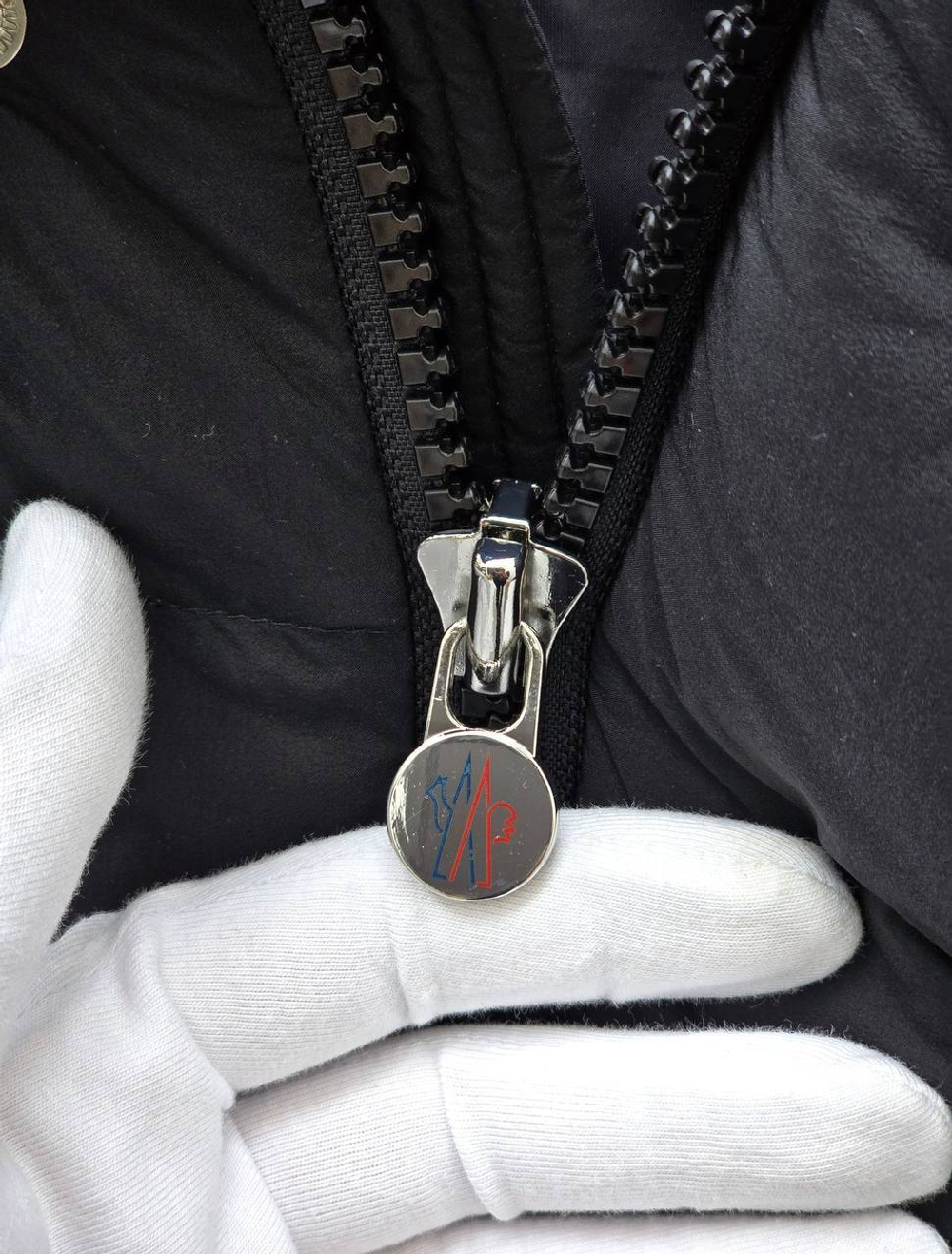 Пуховик Moncler