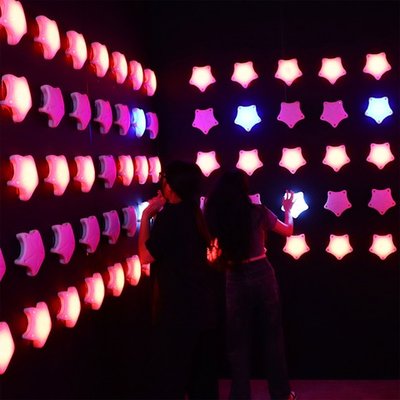 Интерактивная стена с кнопками «Галактика»