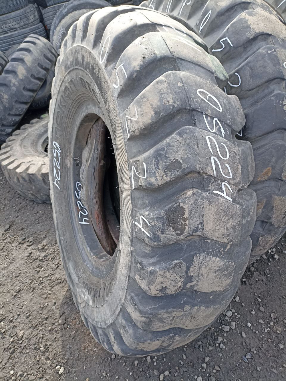 14.00-24 Nokian RTG шина б/у
