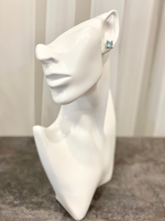 Серьги пусеты голубые кристаллы, фурнитура серебро