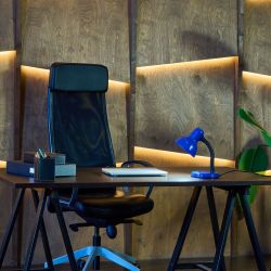 TLI-225 BLUE E27 Светильник настольный. Цоколь Е27. Механический выключатель. Синий. ТМ Uniel.