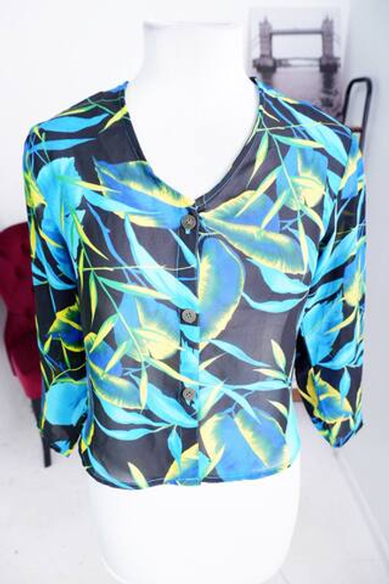 Блузка пестрая, визуально на 44 размер