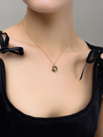 Колье с буквой О