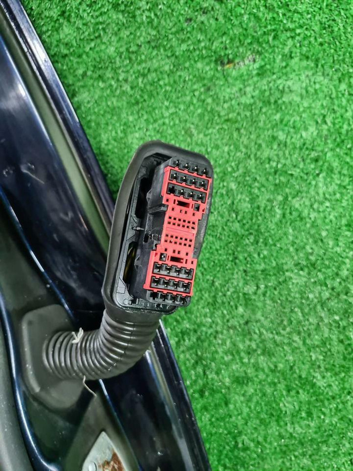 Дверь передняя левая LR Discovery 3 4 (2004-2016)