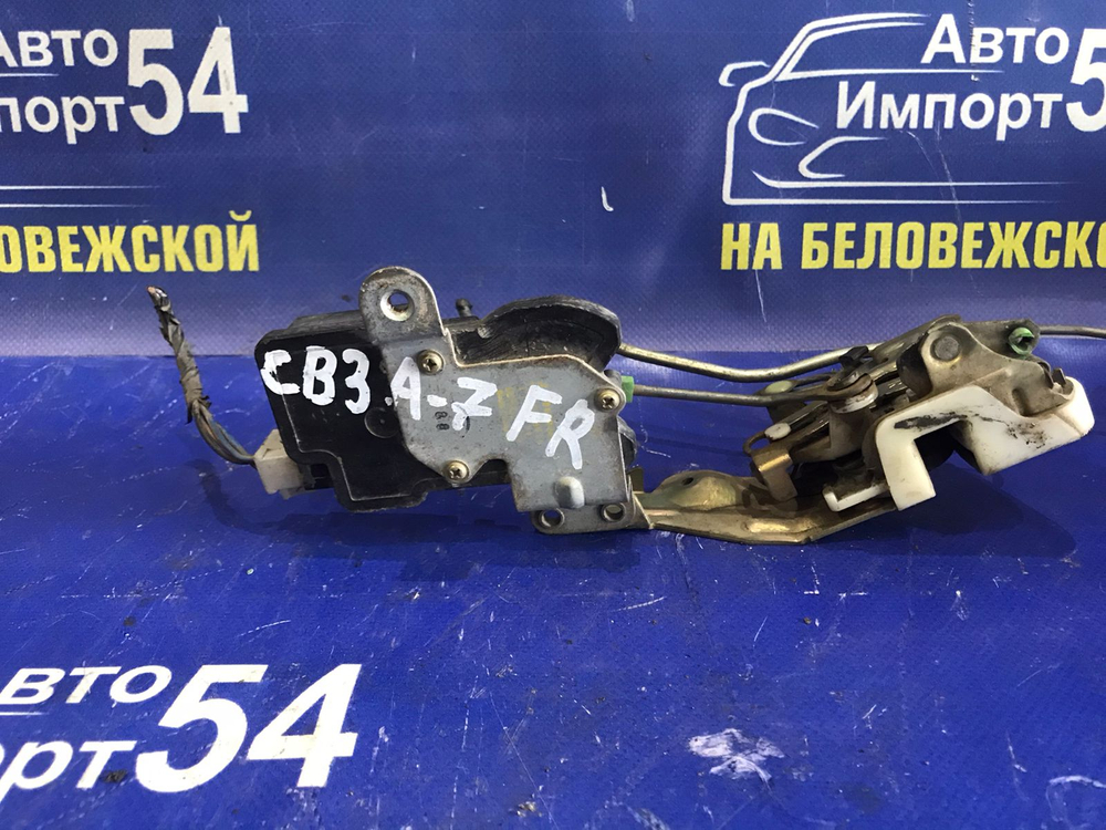 Замок двери передней правой MITSUBISHI MIRAGE 1992