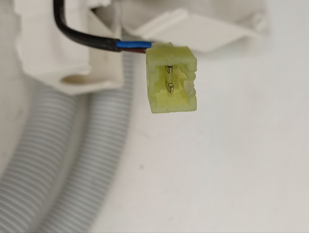 WFXI2840EU кт22 Заливной шланг с аквастопом для стиральной машины Bosch Siemens Neff 667327 б/у