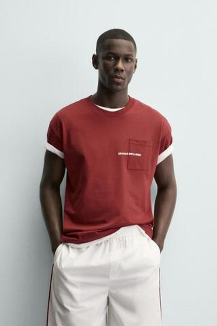 ZARA ФУТБОЛКА С НАГРУДНЫМ КАРМАНОМ И НАДПИСЬЮ, МЯГКИЙ КРАСНЫЙ