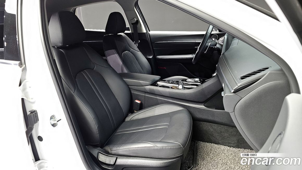 Hyundai Sonata (DN8) 2.0 (12.2021)