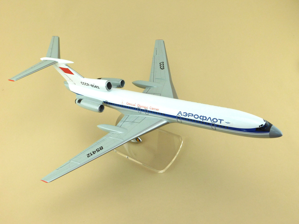 Модель самолета Ту-154Б-2 (М1:100, Аэрофлот СССР-85412 Олимпийский)