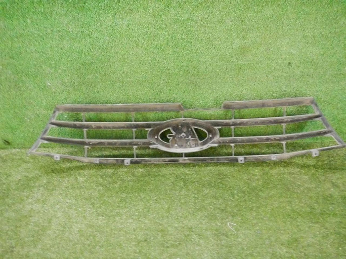 Решетка радиатора Lada Vesta (2015-н.в.)