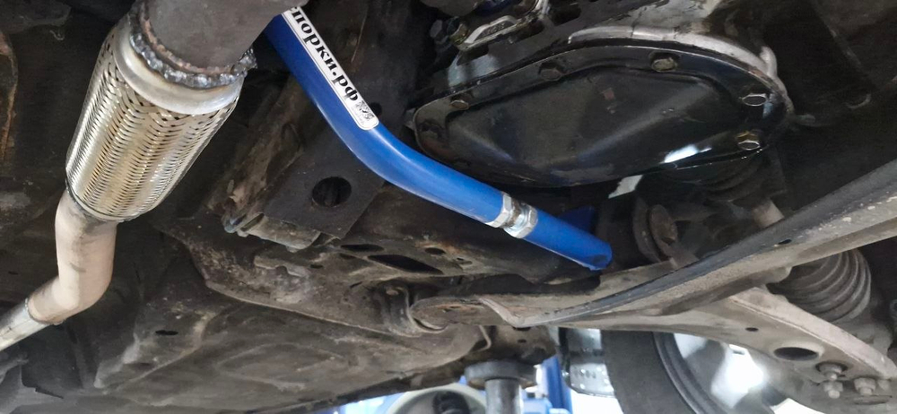 Усилитель жесткости нижний (регулируемый) Daewoo Espero (ПОД ЗАКАЗ)