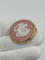 Брошь Wedgwood розовая