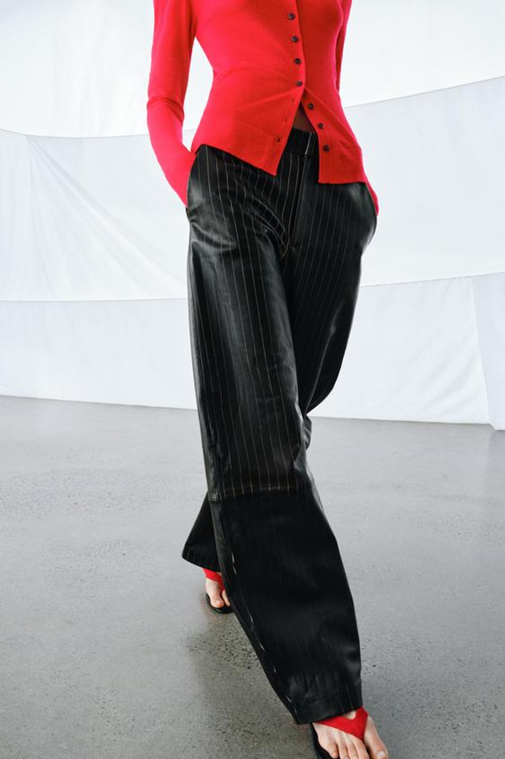 ZARA БРЮКИ ИЗ КОЖИ В ПОЛОСКУ ZW COLLECTION LIMITED EDITION, ЧЕРНЫЙ