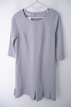 Платье Deniza светло-серое в полоску 44 размер