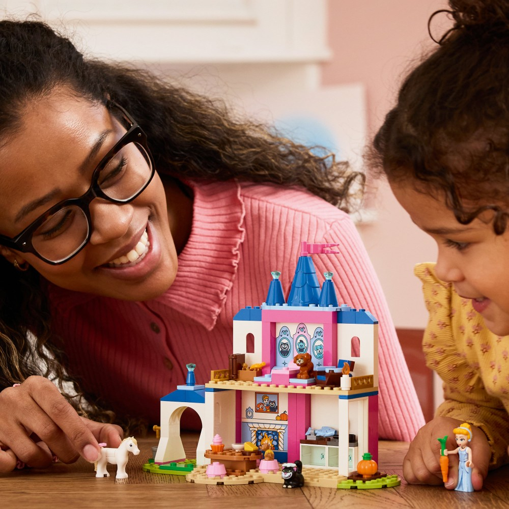 Конструктор LEGO Disney Princess 43283 Замок Золушки и её друзья-животные — фото 9