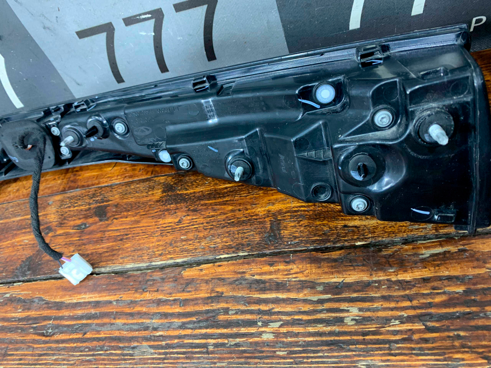 Фонарь задний центральный Omoda C5 22-нв Б/У Оригинал 605000724AA