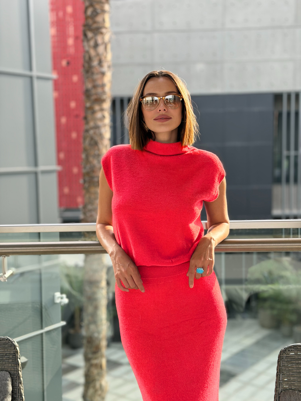 трикотажный топ  в алом цвете