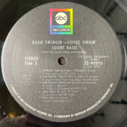 Винтажная виниловая пластинка LP Count Basie With The Alan Copeland Singers Basie Swingin Voices Singin (USA 1966)