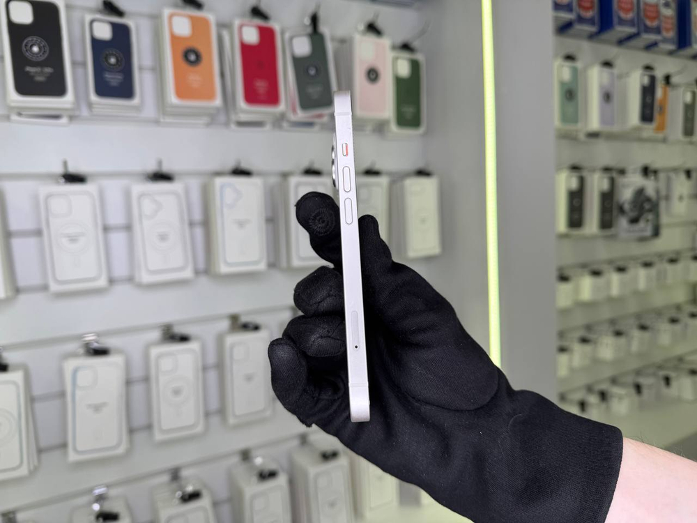 iPhone 13, 256 ГБ б/у