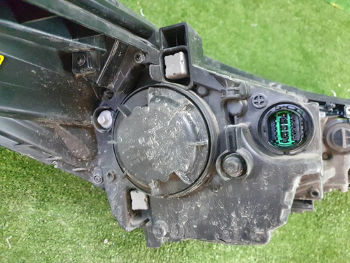 Битая Фара левая Hyundai Solaris 2 (2020-н.в.) галоген