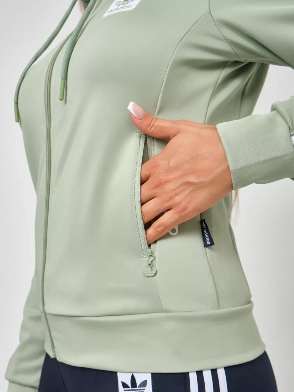 костюм спортивный с капюшоном Adidas на молнии брючной