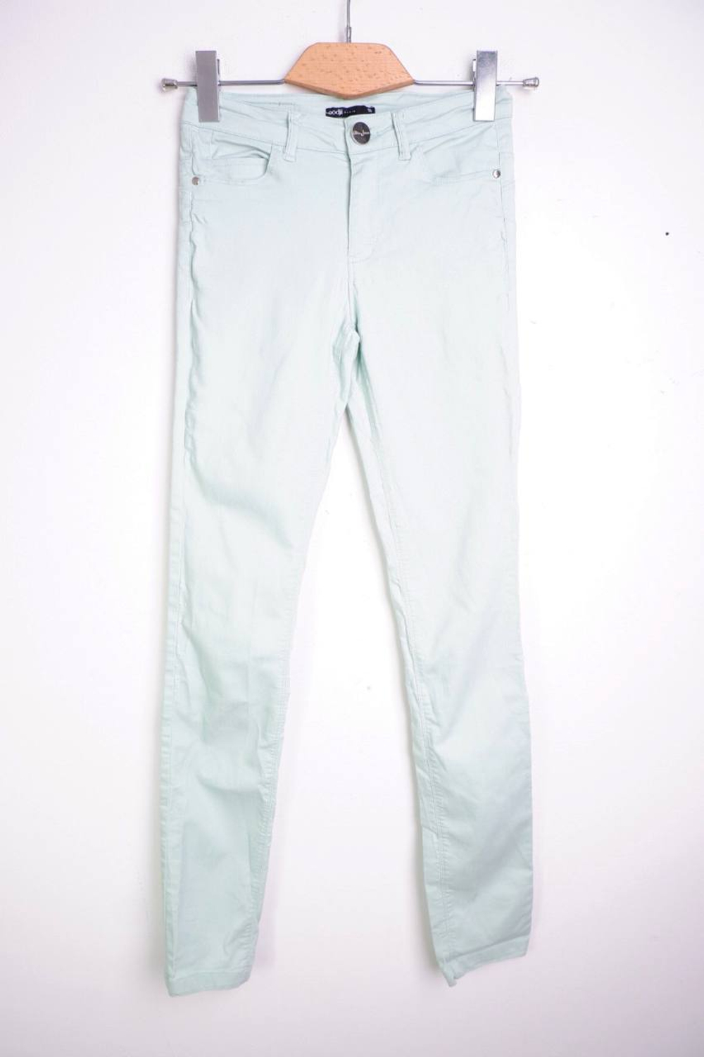 Джинсы Oodji красивого оттенка, маркировка 25, визуально на 40 размер