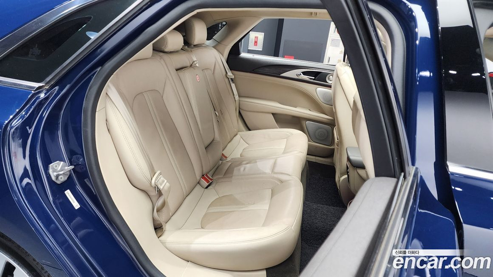 Lincoln New MKZ Hybrid (05.2020)