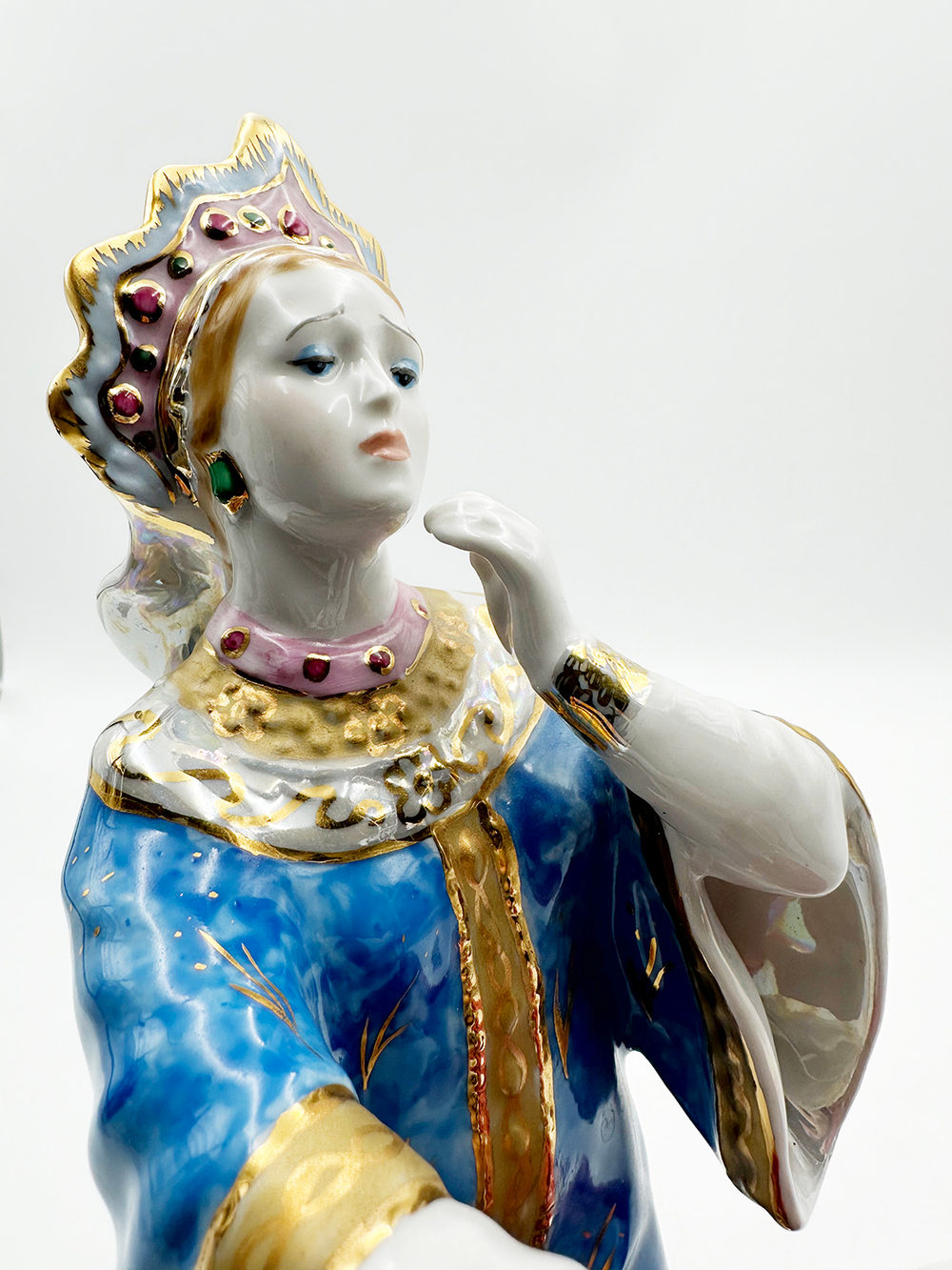 Царевна-лягушка. Статуэтка фарфоровая. Автор Богданова О. М.СССР Дулево. 1970-егг. Ручная роспись, з